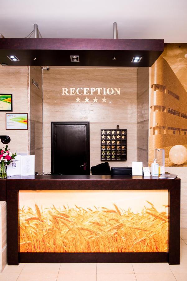 Tobol Hotel Qostanaj Buitenkant foto