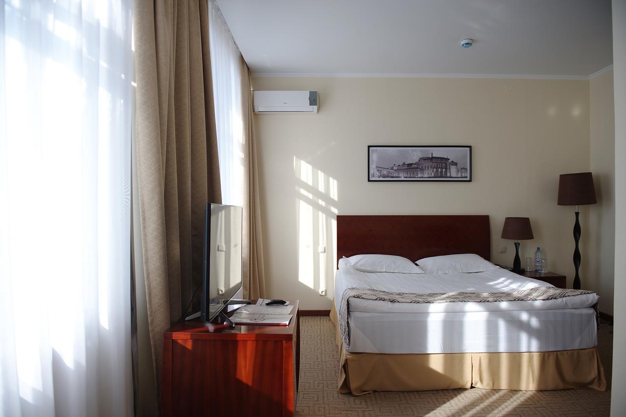 Tobol Hotel Qostanaj Buitenkant foto